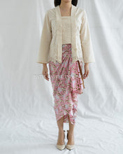 Load image into Gallery viewer, Rara Kebaya Kutubaru Modern Pleats
