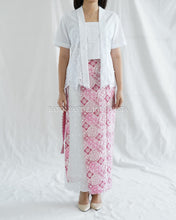 Load image into Gallery viewer, Rara Kebaya Kutubaru Modern Pleats
