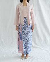 Load image into Gallery viewer, Rara Kebaya Kutubaru Modern Pleats
