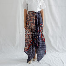 Load image into Gallery viewer, Kara Skirt - Rok Batik Modern model Kain Ikat Instant
