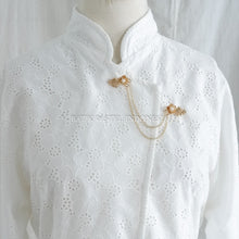 Muat gambar ke penampil Galeri, Bros / Brooch rantai aksesoris kebaya janggan batik pastel
