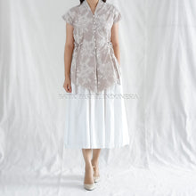 Load image into Gallery viewer, Mira Kebaya Modern Casual Katun Bordir
