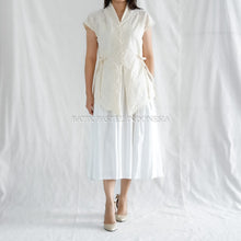 Load image into Gallery viewer, Mira Kebaya Modern Casual Katun Bordir
