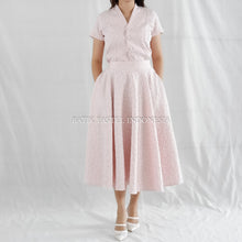 Load image into Gallery viewer, [Bisa Terpisah] Laura Rok Payung / Flare Full Circle &amp; Atasan Blouse Vneck Jacquard Premium Lebaran 2026 - Mewah &amp; Lembut - Batik Pastel
