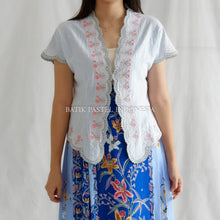 Load image into Gallery viewer, Kebaya Citra Bordir Bunga
