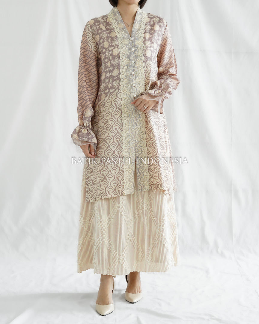 Kamila Kebaya Batik 28