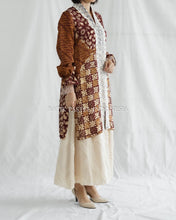 Load image into Gallery viewer, Kamila Kebaya Batik 34
