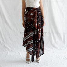 Muat gambar ke penampil Galeri, Kara Skirt - Rok Batik Modern model Kain Ikat Instant
