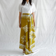 Muat gambar ke penampil Galeri, Kara Skirt - Rok Batik Modern model Kain Ikat Instant

