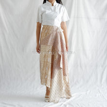 Muat gambar ke penampil Galeri, Kara Skirt - Rok Batik Modern model Kain Ikat Instant
