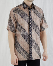 Load image into Gallery viewer, PO Batik Shirt - Linda 424
