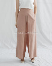 Load image into Gallery viewer, Culottes / Dobbi Woven Rubber Pants (Select Variation)
