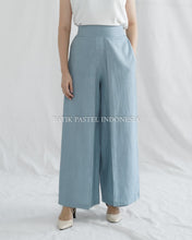 Load image into Gallery viewer, Culottes / Dobbi Woven Rubber Pants (Select Variation)
