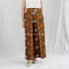 Muat gambar ke penampil Galeri, Kulot Batik 126
