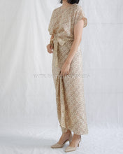 Load image into Gallery viewer, Linda Dress / Outer 428 (Select Variation)
