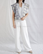 Load image into Gallery viewer, Luna Vest Blazer / Outer Top Batik 11-2
