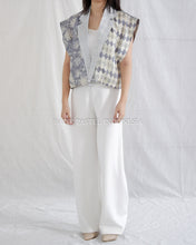 Load image into Gallery viewer, Luna Vest Blazer / Outer Top Batik 11-2
