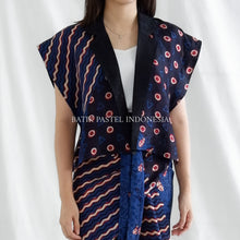 Load image into Gallery viewer, Luna Vest Blazer / Outer Top Batik 13
