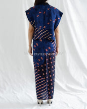 Load image into Gallery viewer, Luna Vest Blazer / Outer Top Batik 13
