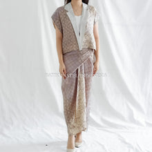 Load image into Gallery viewer, Luna Vest Blazer / Outer Top Batik 15

