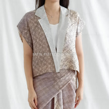 Load image into Gallery viewer, Luna Vest Blazer / Outer Top Batik 15
