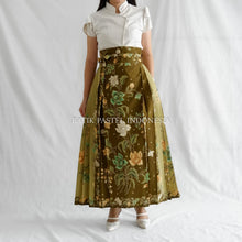 Muat gambar ke penampil Galeri, Rok Batik Maura Pleats Tali - adjustable waist 马面裙
