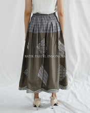 Load image into Gallery viewer, Millie Skirt 81
