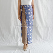 Load image into Gallery viewer, Rania Skirt - Rok Span Kombinasi Batik dan Katun Bordir
