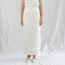 Muat gambar ke penampil Galeri, Bawahan Rok atau Celana Tenun Sulam Bulu (pilih variasi)
