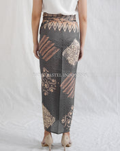 Load image into Gallery viewer, Batik Strap Skirt 17
