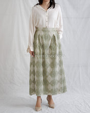 Load image into Gallery viewer, Bawahan Rok atau Celana Tenun Sulam Bulu (pilih variasi)
