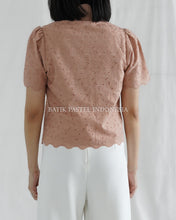 Load image into Gallery viewer, Shella Top Embroidered Cotton Top - Pink
