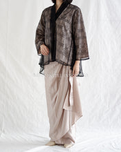 Muat gambar ke penampil Galeri, Lily Kebaya Brocade - Black
