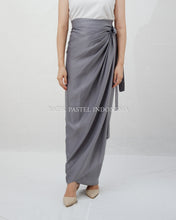 Muat gambar ke penampil Galeri, Rok Tali / Wrap Skirt Satin (Pilih Warna)
