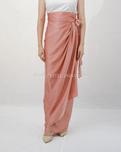 Muat gambar ke penampil Galeri, Rok Tali / Wrap Skirt Satin (Pilih Warna)
