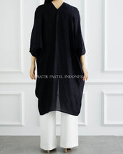 Load image into Gallery viewer, Arun Tunic Top - Black
